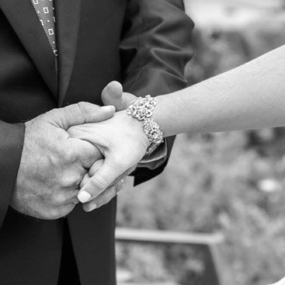 Tara Fava  Bracelet - Picture 1 of 3